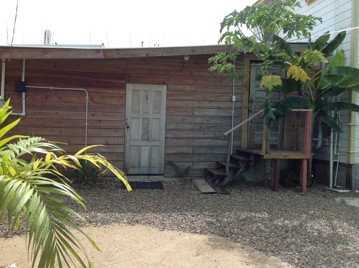 Placencia Hostel Екстер'єр фото