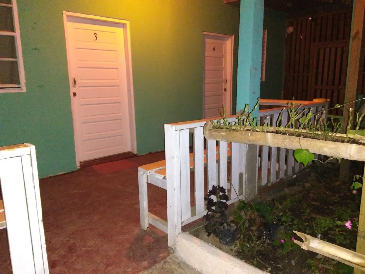 Placencia Hostel Екстер'єр фото