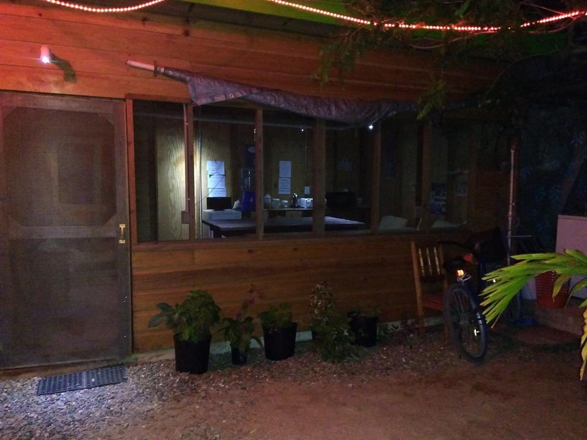 Placencia Hostel Екстер'єр фото